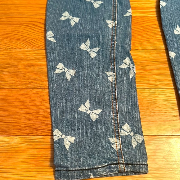 Forever 21 bow jeans - Picture 2 of 4